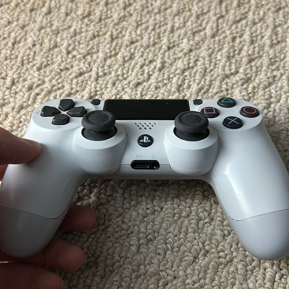 PS4 controller - Picture 4 of 4